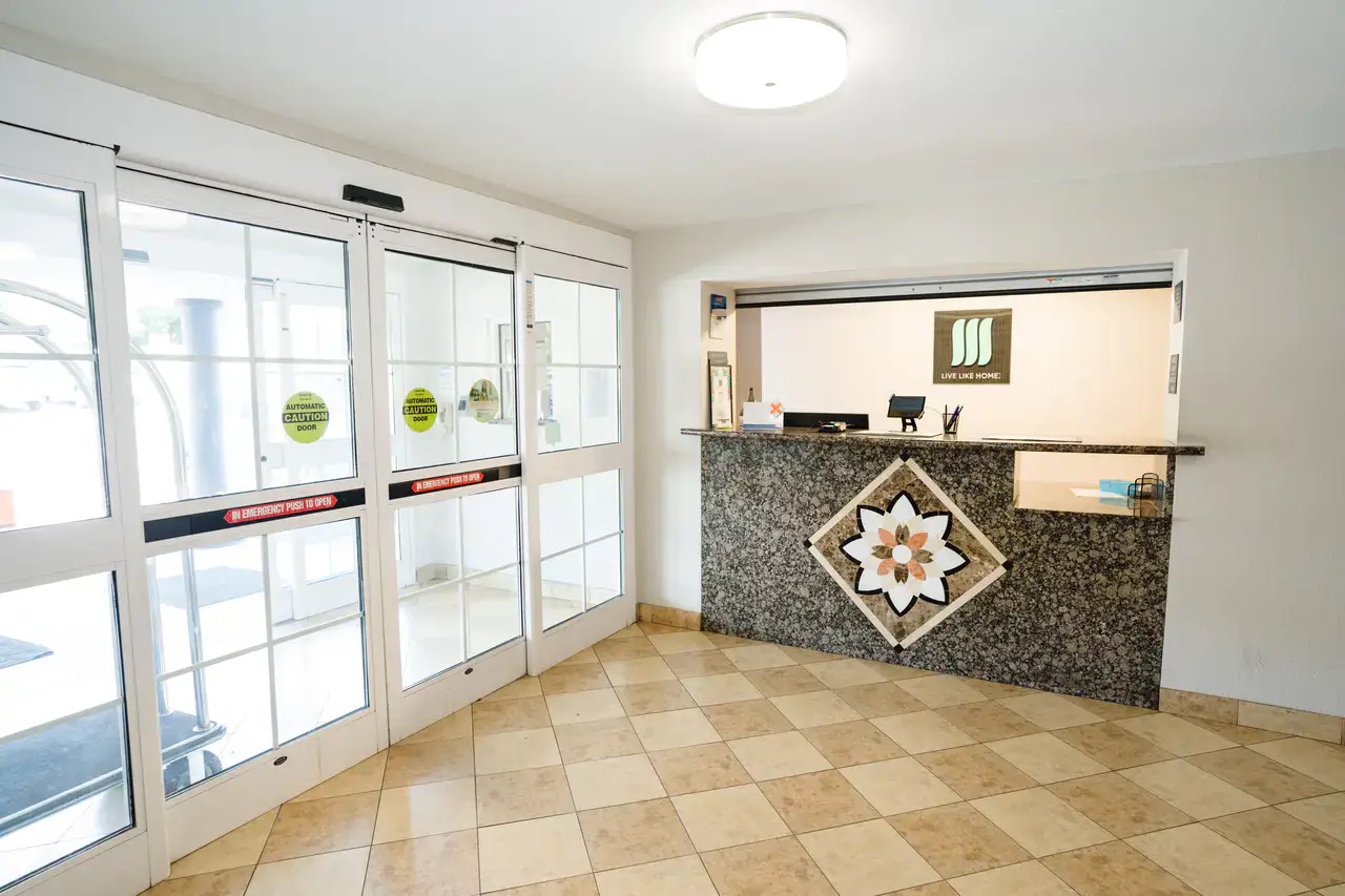 Modern and welcoming lobby at Mainstay Suites Knoxville