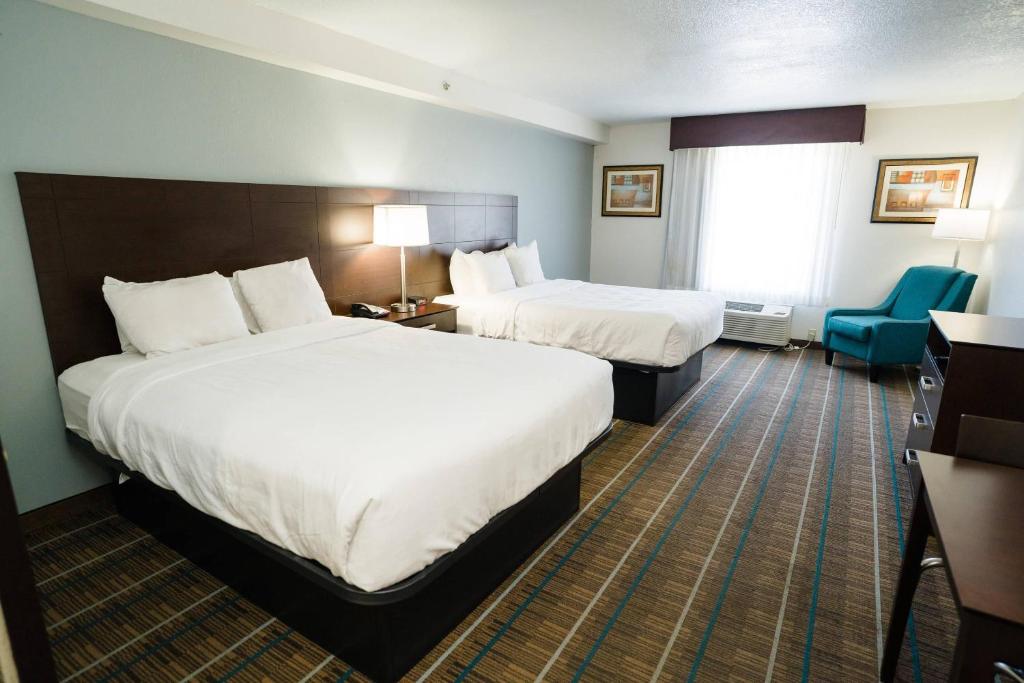 2 Double Beds 1 Room Suite with Full Kitchen at Mainstay Suites Knoxville